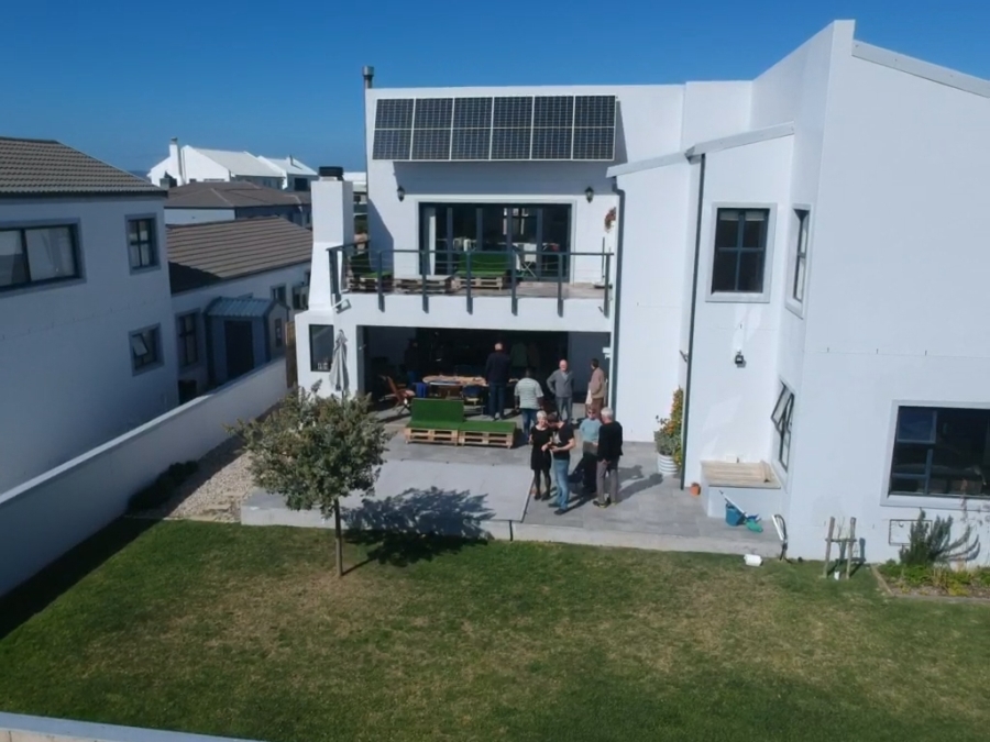 4 Bedroom Property for Sale in Pearl Bay Western Cape